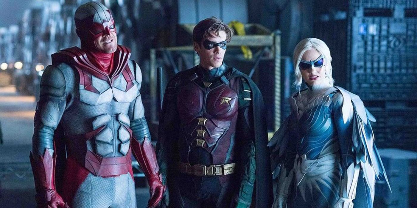 Hawk and Dove side with Robin in Titans.