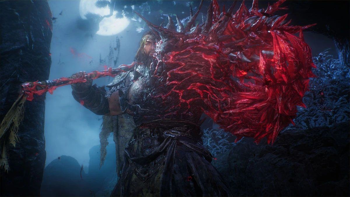 Crouching Dragon: Zhang Liang's second stage of Chaos World, half of his body has been transformed.  His left arm is now a red claw, and his weapon is also consumed by the same mana.