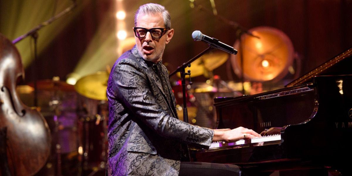 Jeff Goldblum performing jazz music