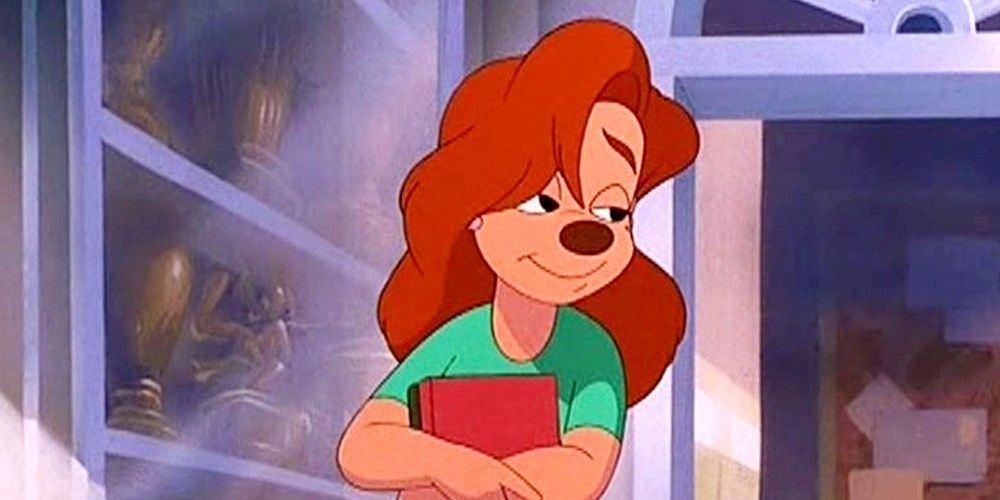 roxanne holding her book in silly movie