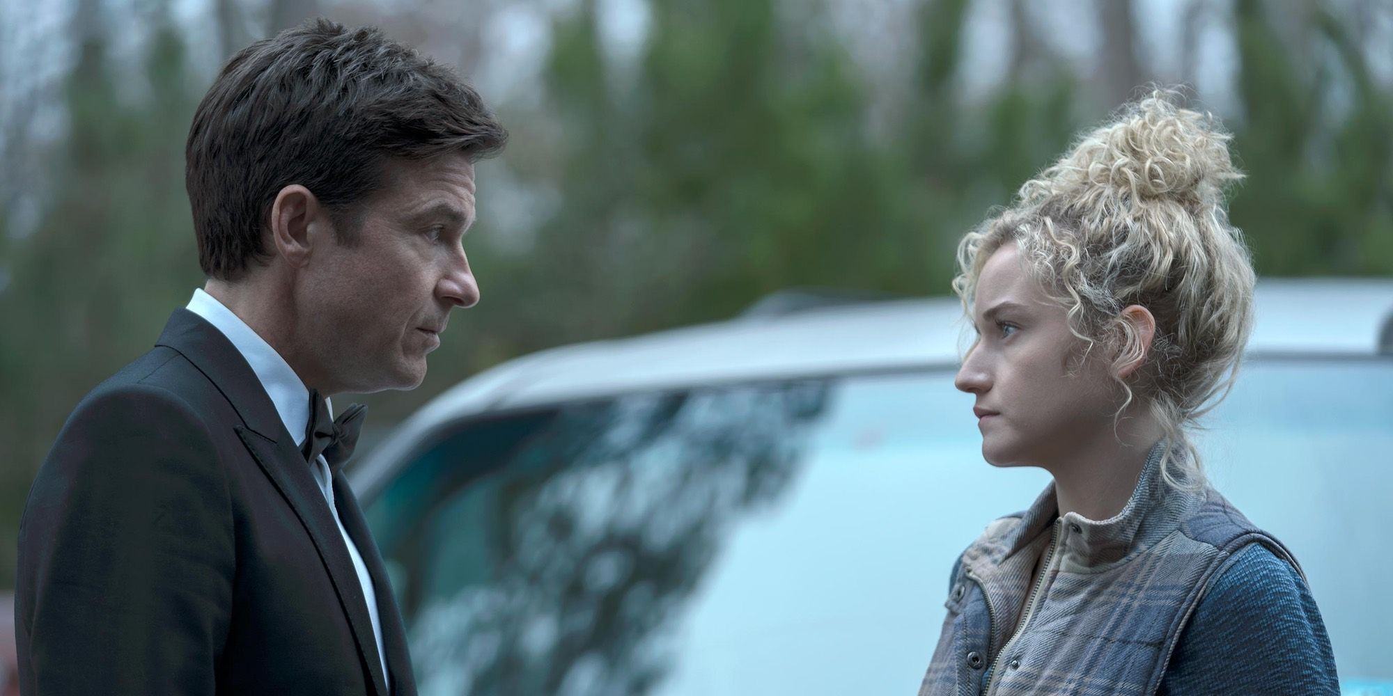 Jason Bateman and Julia Garner talking on Ozark