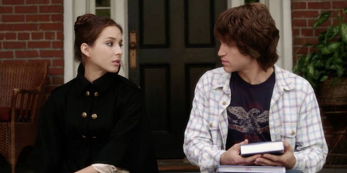 Spencer and Toby talk about Pretty Little Liars