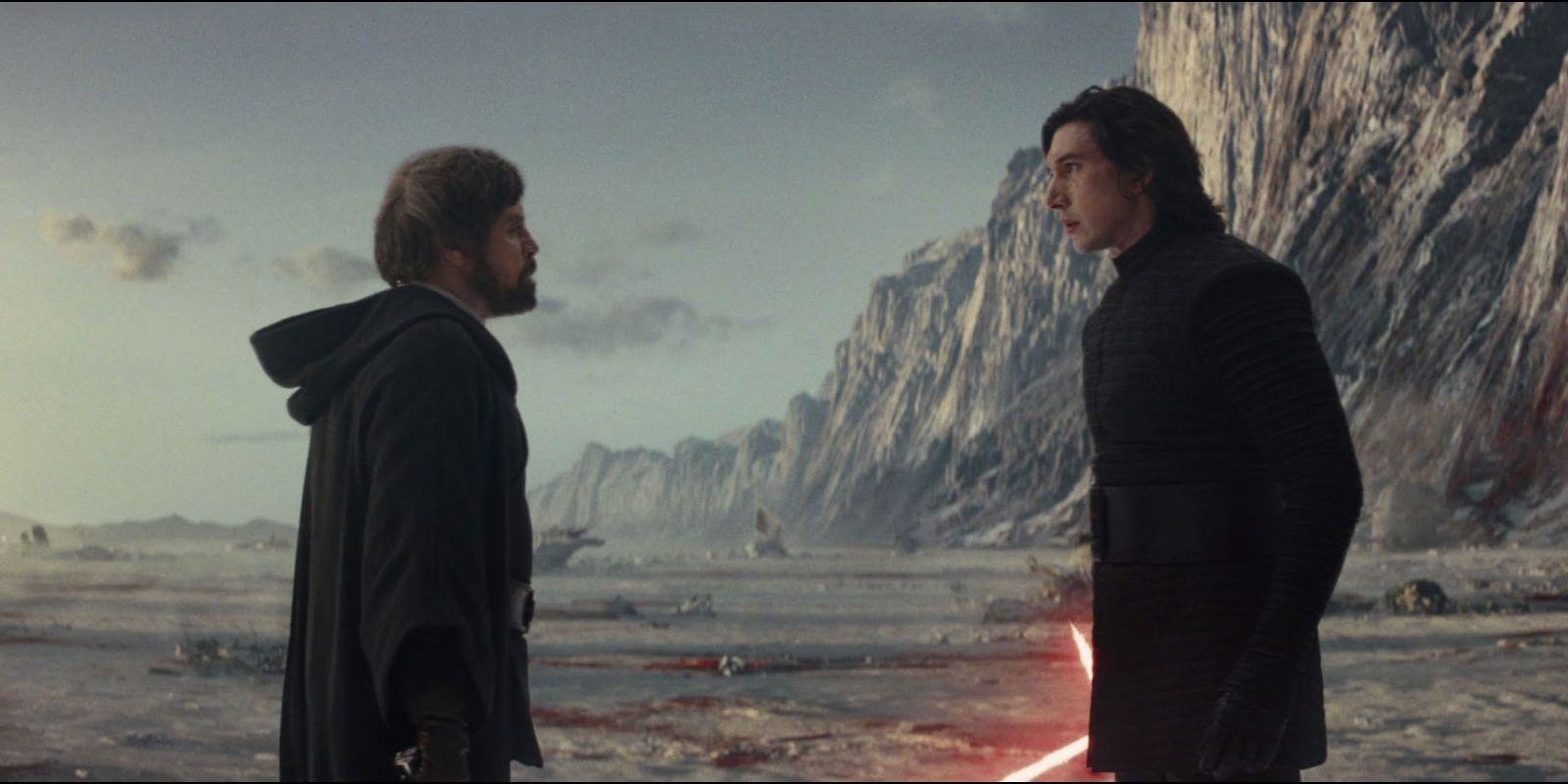 Luke Skywalker and Kylo Ren in Star Wars: The Last Jedi
