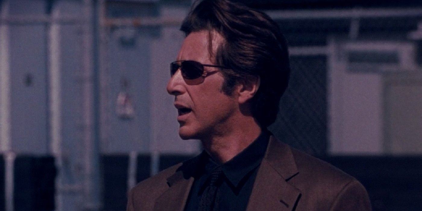 Al Pacino plays Vincent Hannah in 'Heat' outside wearing sunglasses