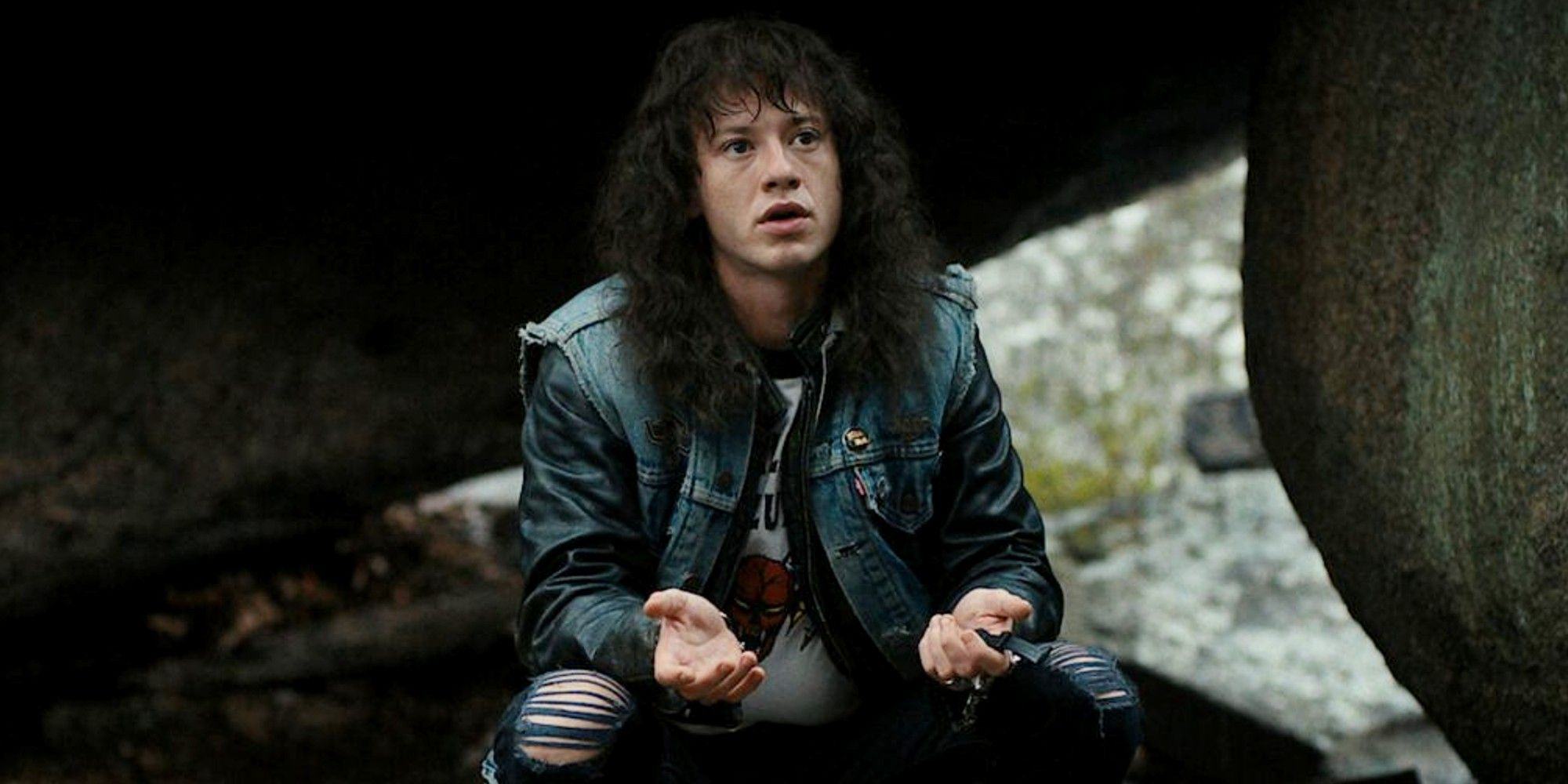 Stranger Things Season 4 Joseph Quinn trong vai Eddie Munson trong Skull Rock