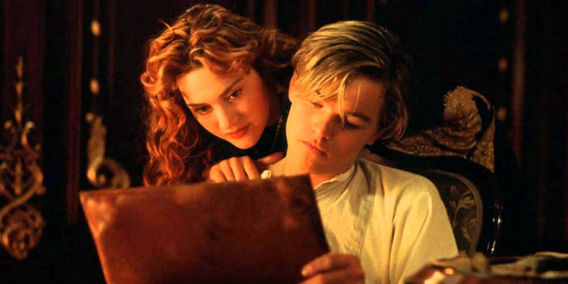 Rose and Jack look at his painting Titanic.