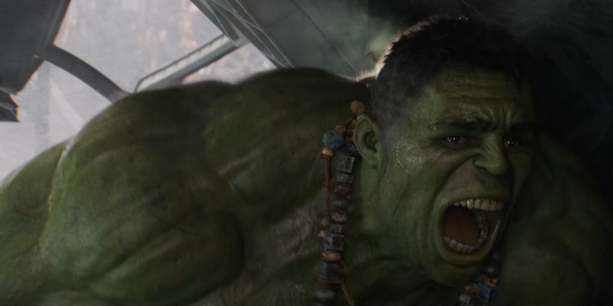 Hulk tries to resist going back to Bruce Banner in Thor, Ragnarok