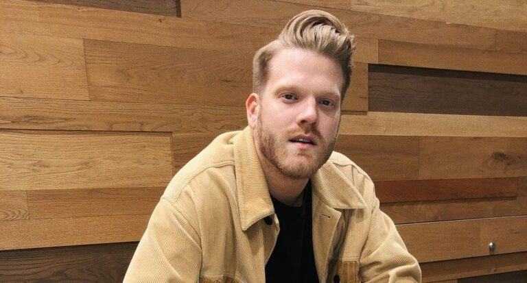 Inside the life of Scott Hoying, his partner Mark, and his relationship with Mitch