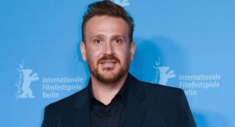 Is Jason Segel married?  Everything about Jason's love life.