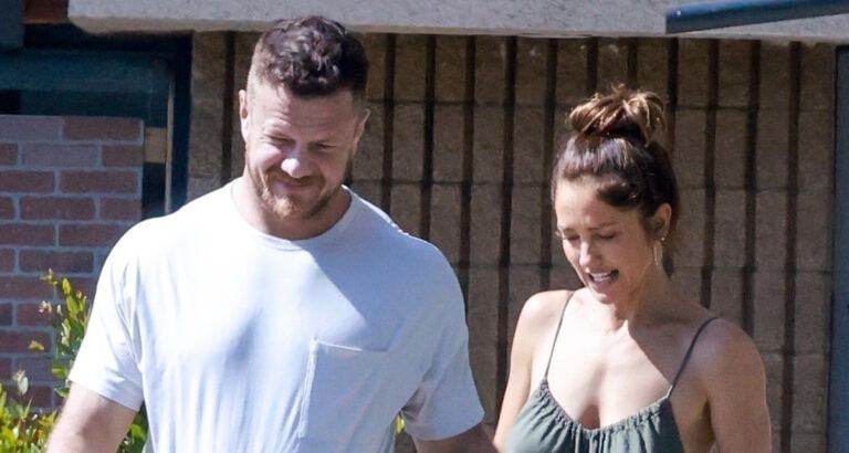 Minka Kelly and her boyfriend Dan Reynolds visit a tanning salon together in Los Feliz