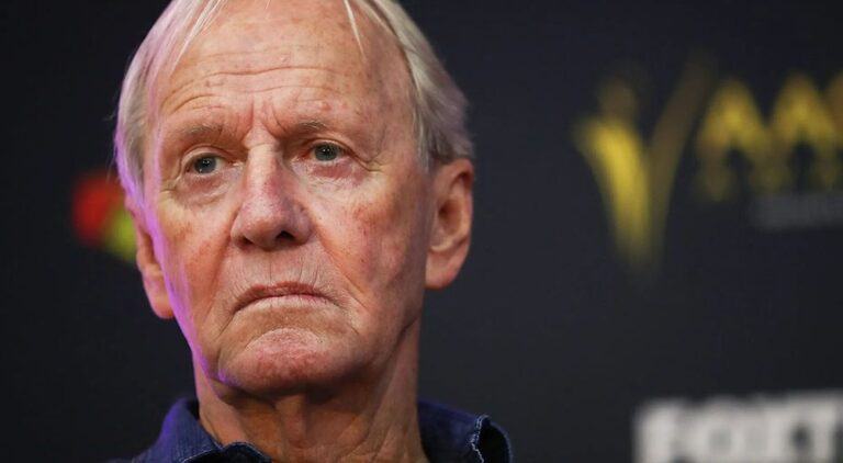 Paul Hogan now: Hopes to return to Australia after pandemic subsides