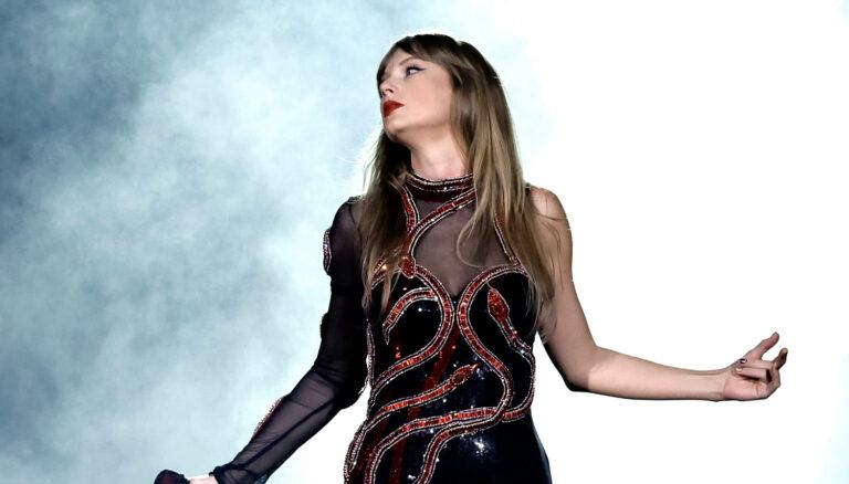 Taylor Swift Had So Many Celebrity Guests At Philly ‘Eras ​​Tour’ Stop – Full List Revealed!