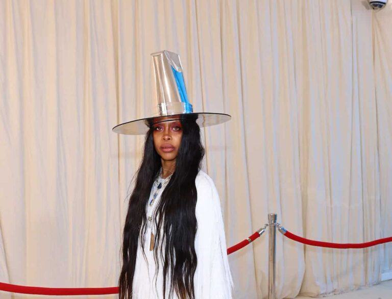 Who are the children of Erykah Badu?  He knows his children and his parents.