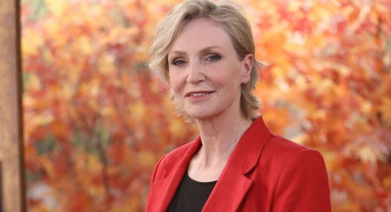 Is Jane Lynch married?  Details of his love life