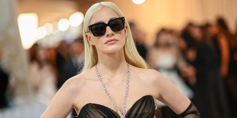 Jessica Chastain goes blonde to honor Karl Lagerfeld at Met Gala 2023!