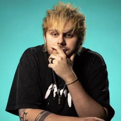 Michael Clifford – Wiki, Bio, Age, Height, Net Worth, Wife