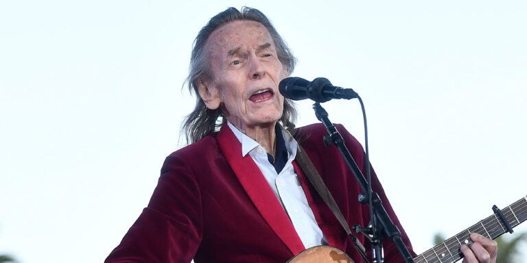 Singer-songwriter Gordon Lightfoot dies at 84