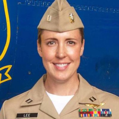 Amanda Lee Became The First Female To Be Navy Blue Angels Pilot