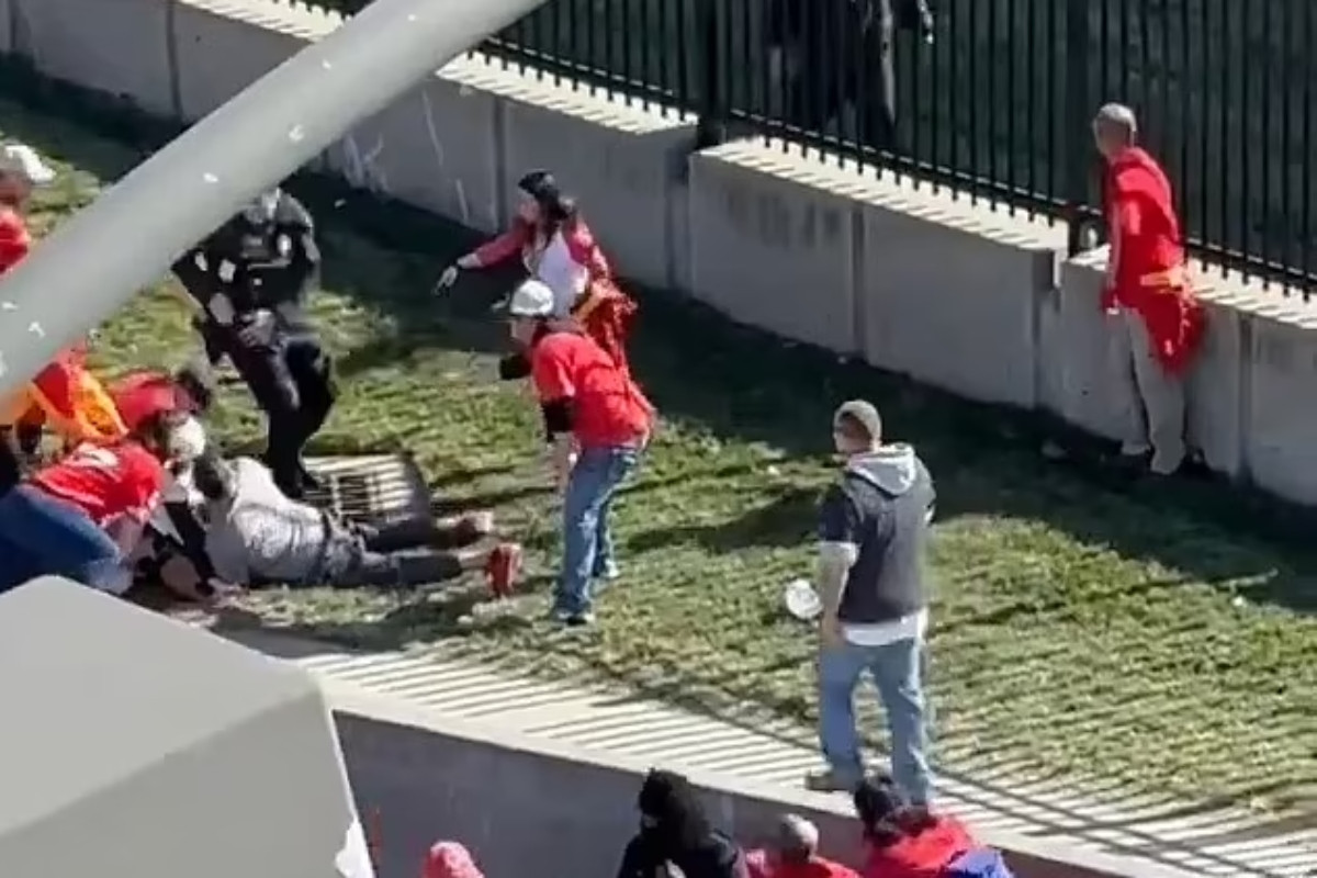 Kansas City Chiefs fan tackles Super Bowl parade shooter in shocking