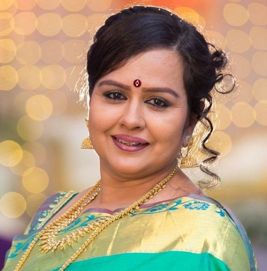 Chandrakala Mohan (Bigg Boss Kannada 8) Wiki, Height, Age, Husband ...