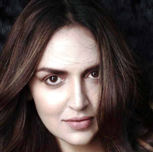 Esha Deol Wiki, Age, Boyfriend, Husband, Kids, Family, Biography & More ...