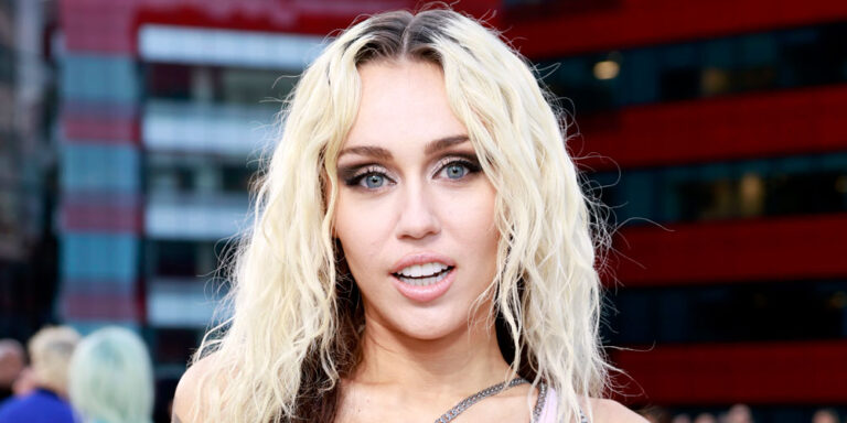 Alleged stalker of Miley Cyrus appears at her house after leaving prison and files a restraining order |  Miley Cyrus |  Just Jared: Celebrity News and Gossip