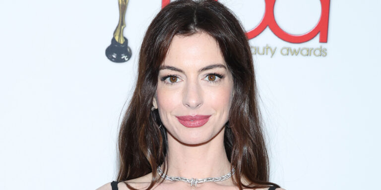 Anne Hathaway talks about letting go of expectations about her postpartum body |  Anne Hathaway |  Just Jared: Celebrity News and Gossip