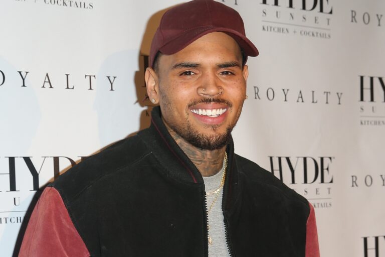 Chris Brown Roasts Anonymous Rapper In Epic Rant, Fans Assume It’s Kanye West