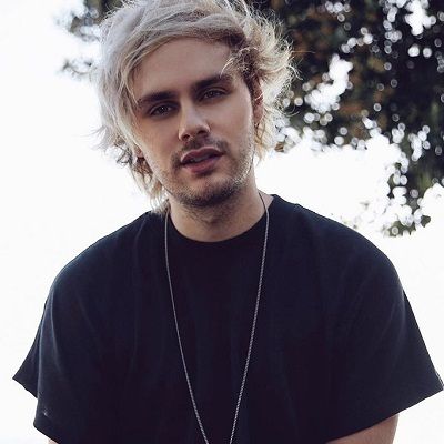 Michael Clifford: Biography, Age, Net Worth, Height, Facts, Engaged