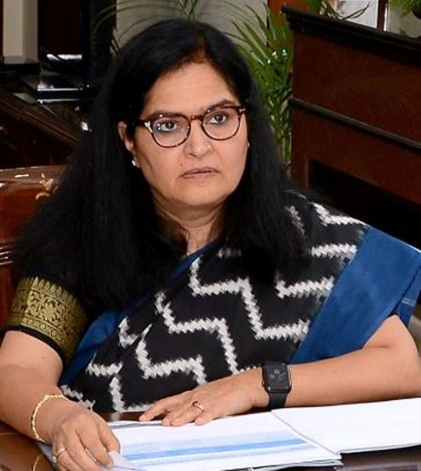 Usha Sharma (IAS) Wiki, Age, Husband, Family, Biography & More